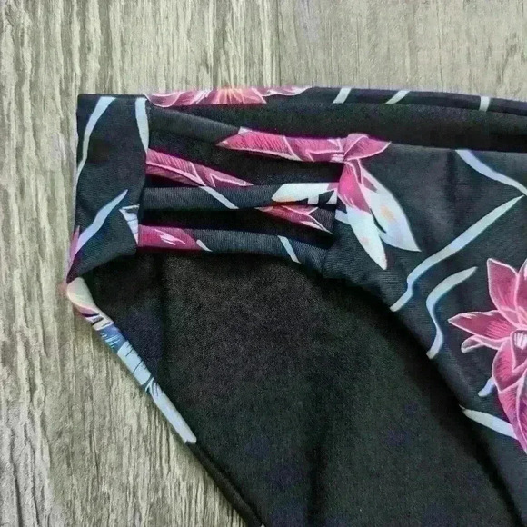 ROXY  | Active Full Floral Mid Rise Bikini Bottoms Size Medium - Picture 5 of 9